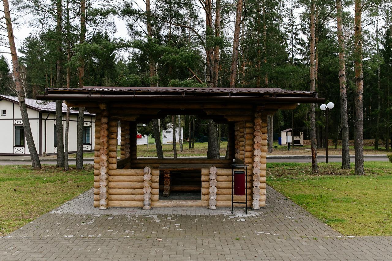 Отель Baza Otdykha Chaika Жодино Экстерьер фото